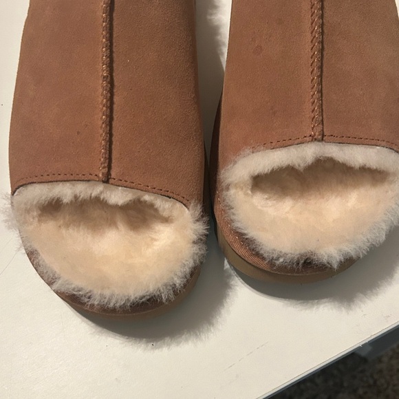 UGG Women’s Greenport Slide - Tan - Picture 9 of 10